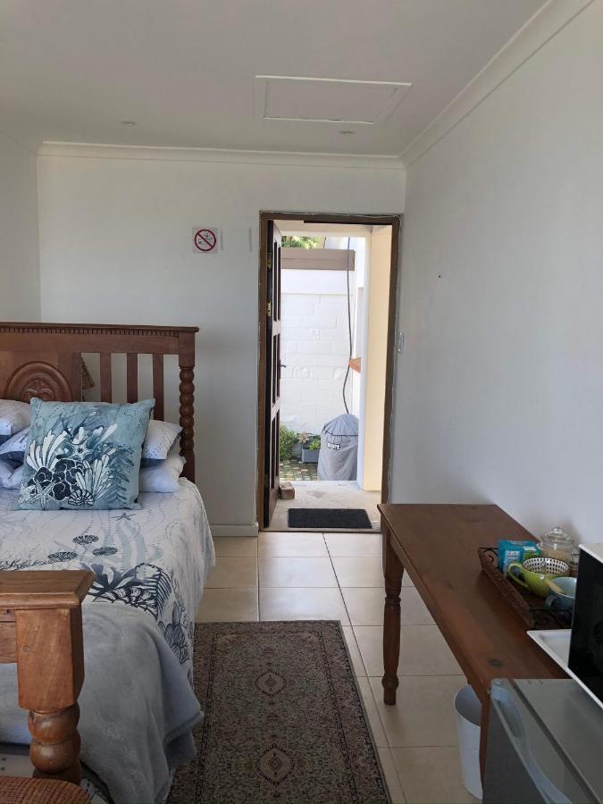 Ollava Guesthouse Simon's Town Eksteriør billede
